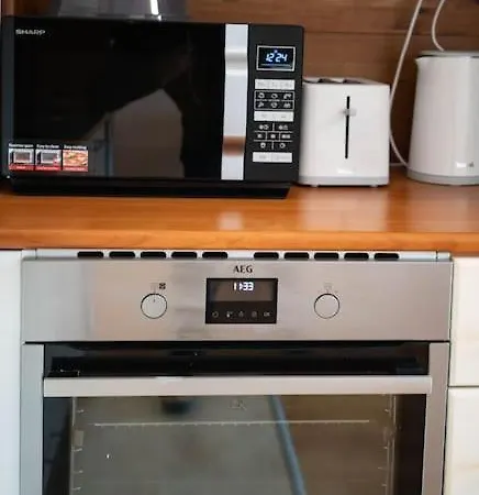 Apartment Free Parking Orange Apart. - 2ppl, Smarttv, Wifi+