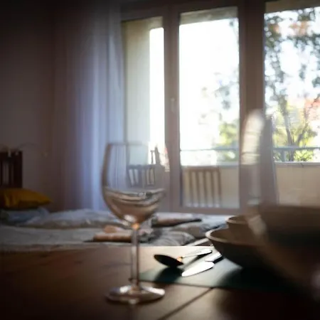 Free Parking Orange Apart. - 2ppl, Smarttv, Wifi+